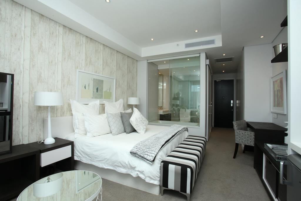Luxury @ Sandton Skye Joanesburgo Exterior foto